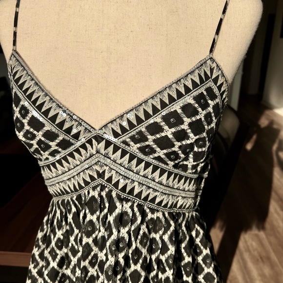 BCBG Maxazria black & off white dress with full skirt and sequin sparkle size 6 - Picture 7 of 13